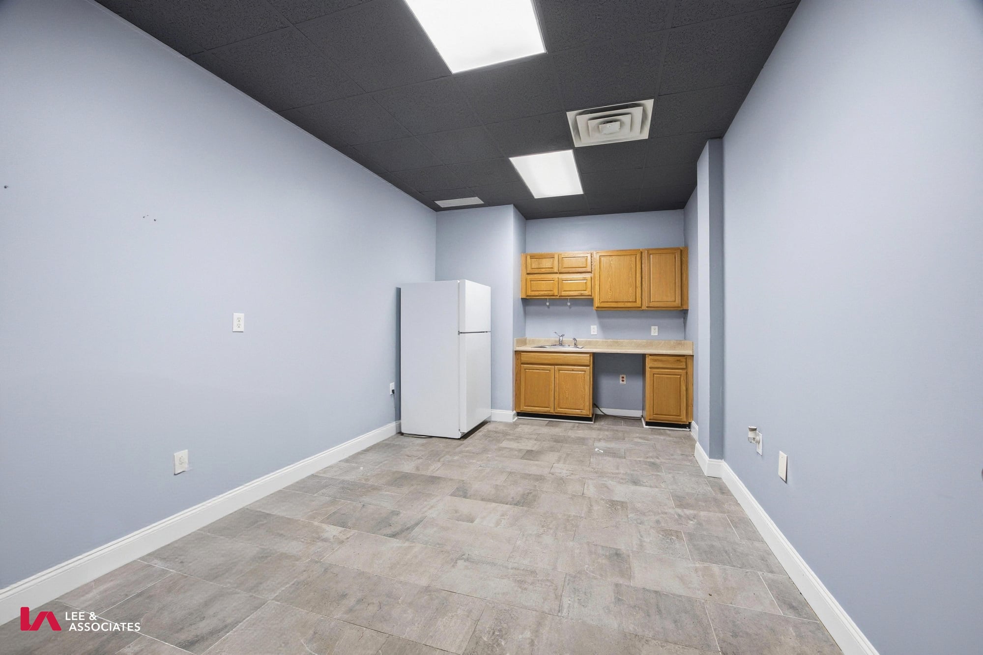 Private kitchen in the office suite